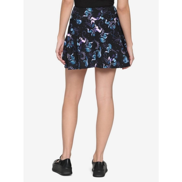 Disney Villians Ursula Lace-Up Skirt Hot Topic - Picture 4 of 4